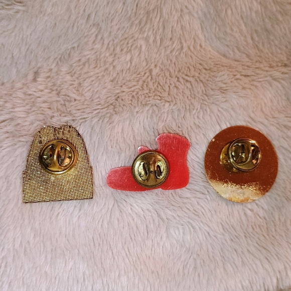 Vintage McDonald's Pins - Picture 4 of 5